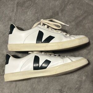 Veja Esplar Black & White Leather Sneaker